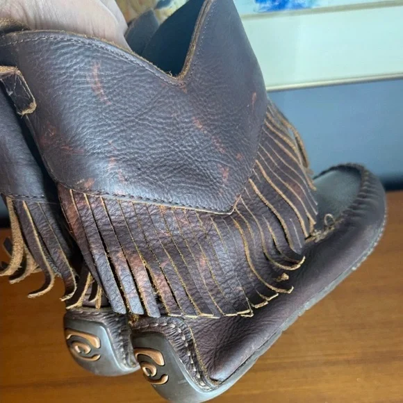 Manitobah Mukluks Okotoks boots in a brown or cocoa grain leather finish new !! - Picture 2 of 9